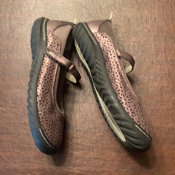 JBU Brown Metallic Mary Jane’s.  Size Women’s 8. - Picture 3 of 8